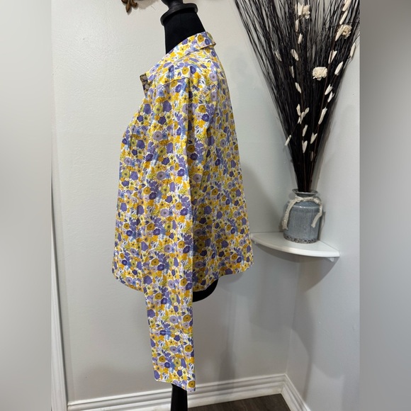 J. Crew Floral Chic Button-Down long sleeve Top - Size 12 - Picture 3 of 12